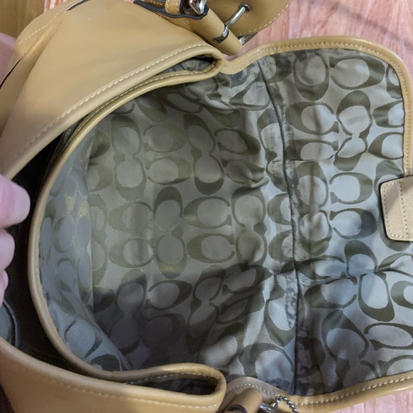 Med. Coach baguette NWOT - Picture 1 of 6